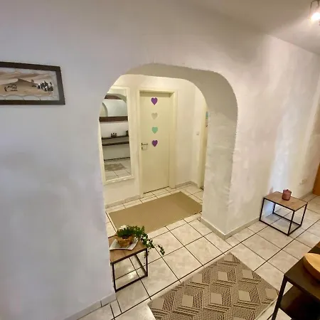 3-bedroom Centrally Located In 헤르네