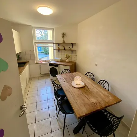 아파트 3-bedroom Centrally Located In 헤르네