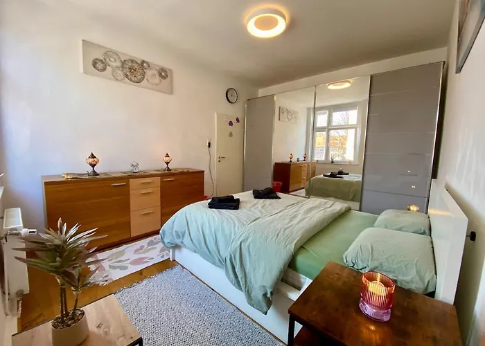 Appartamento 3-bedroom Centrally Located In *