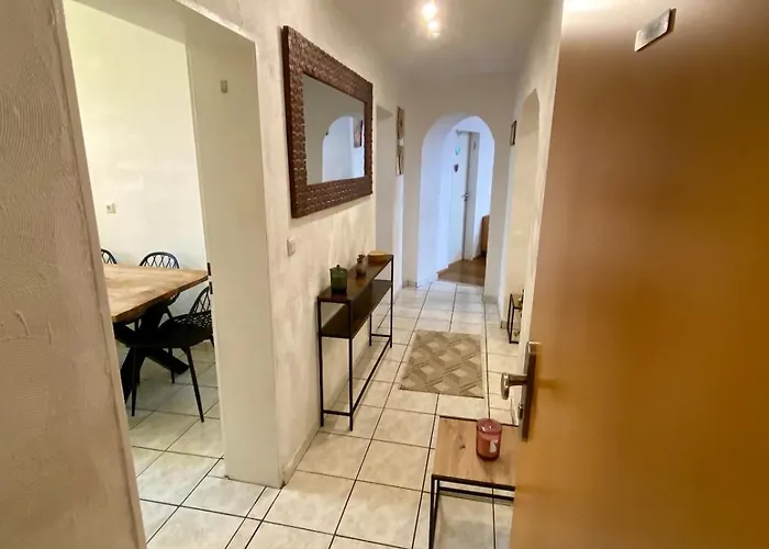 3-bedroom Centrally Located In Appartamento